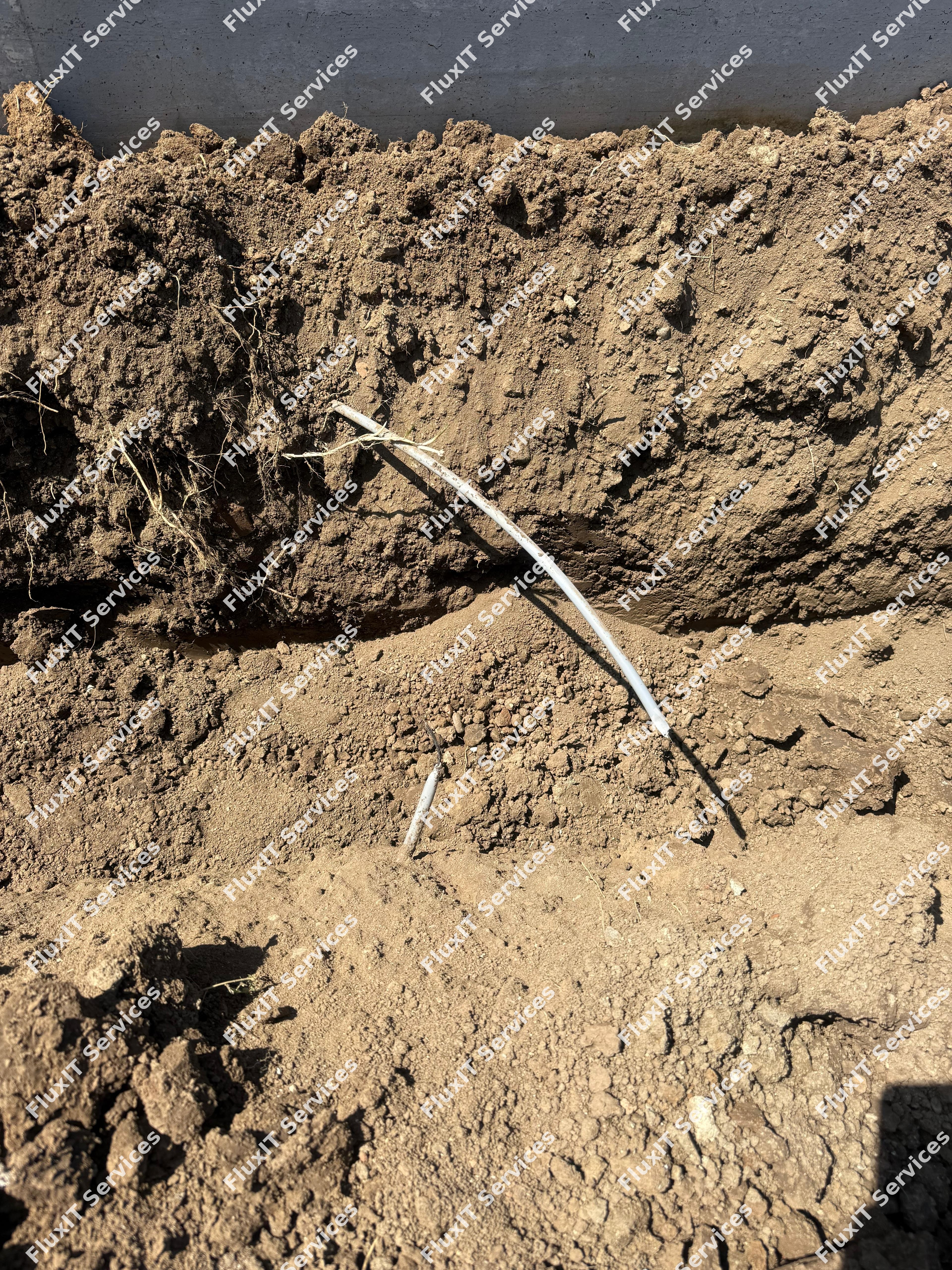 2 cabluri fibra optica singlemode sudate in casete de jonctiune etanse subterane