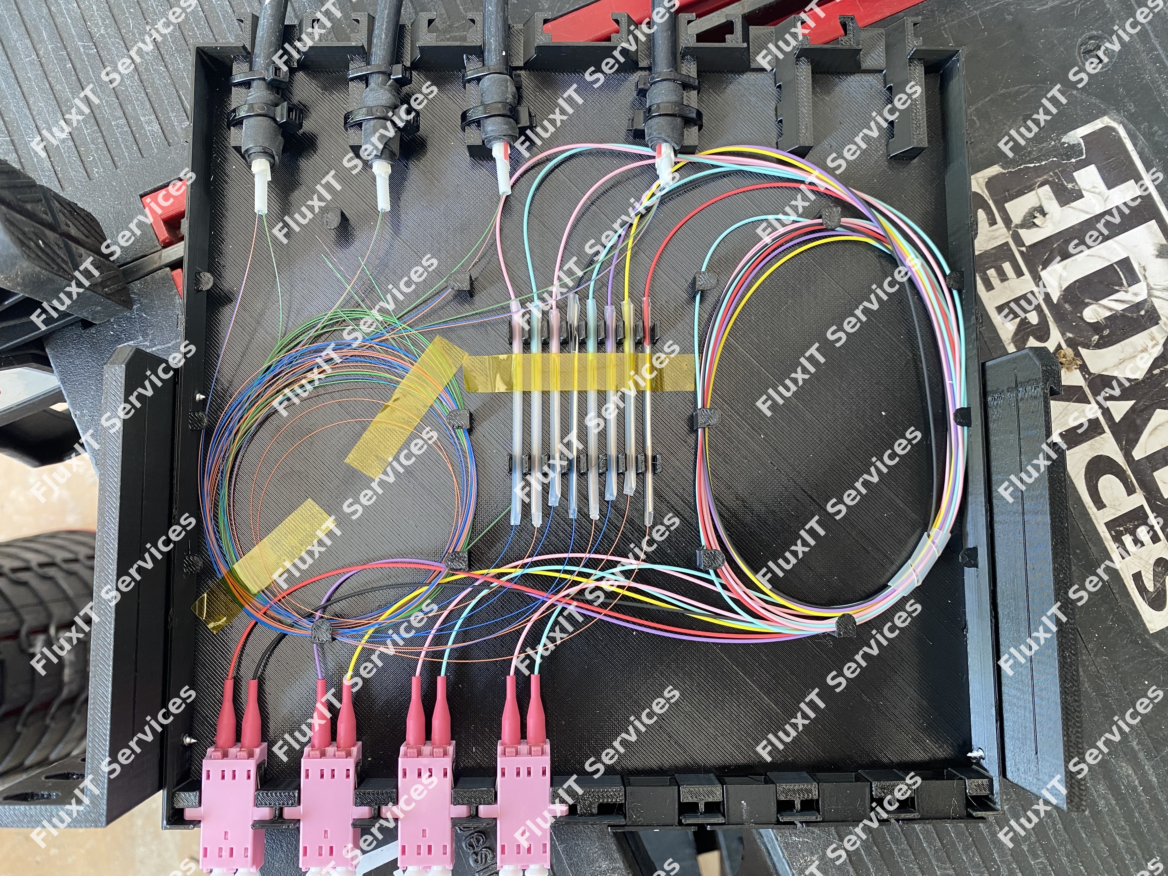 Multimode Fiber Splicing in Custom FluxIT Patch Panels and Standard Trays